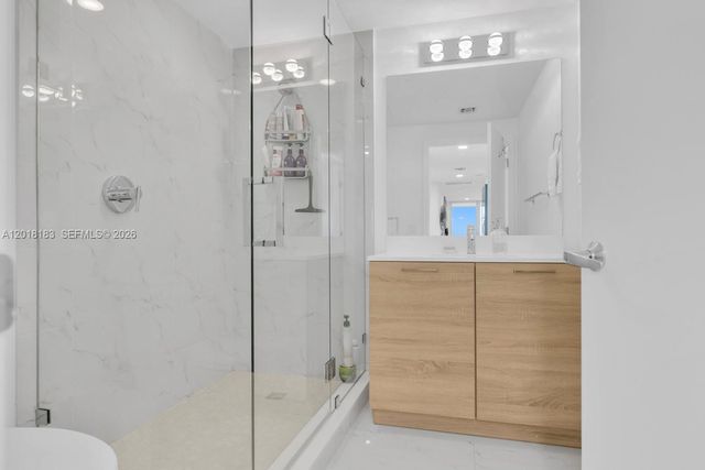 16385 Biscayne Blvd 2101, North Miami Beach, FL 33160
