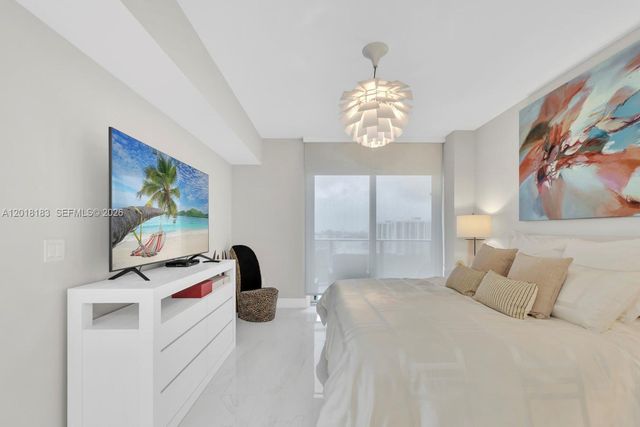 16385 Biscayne Blvd 2101, North Miami Beach, FL 33160