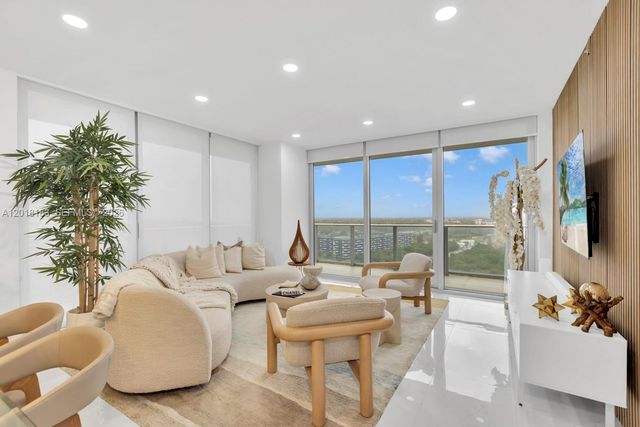 16385 Biscayne Blvd 2101, North Miami Beach, FL 33160