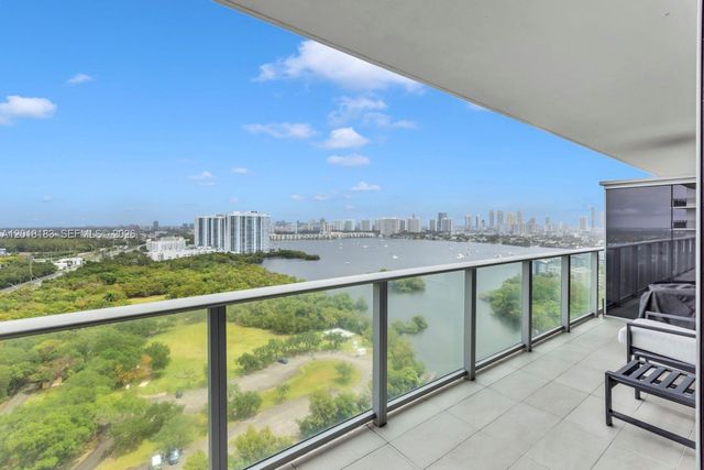 16385 Biscayne Blvd 2101, North Miami Beach, FL 33160