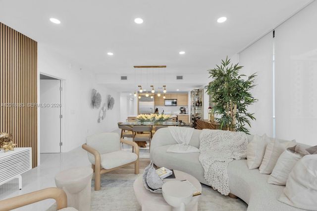 16385 Biscayne Blvd 2101, North Miami Beach, FL 33160