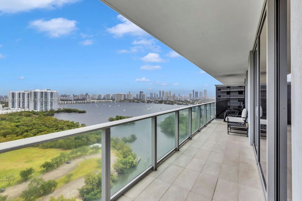 16385 Biscayne Blvd 2101, North Miami Beach, FL 33160