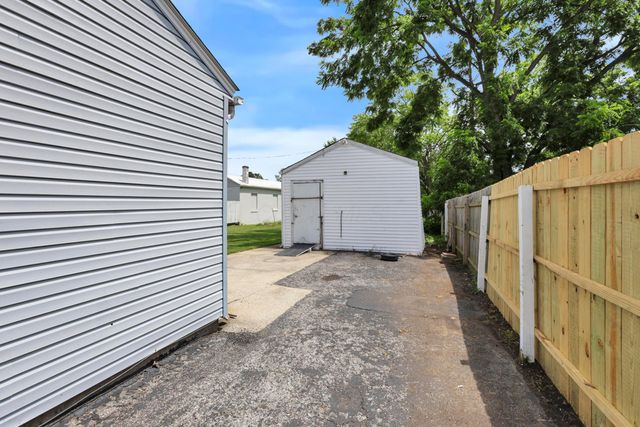 310 College Street, Groveport, OH 43125