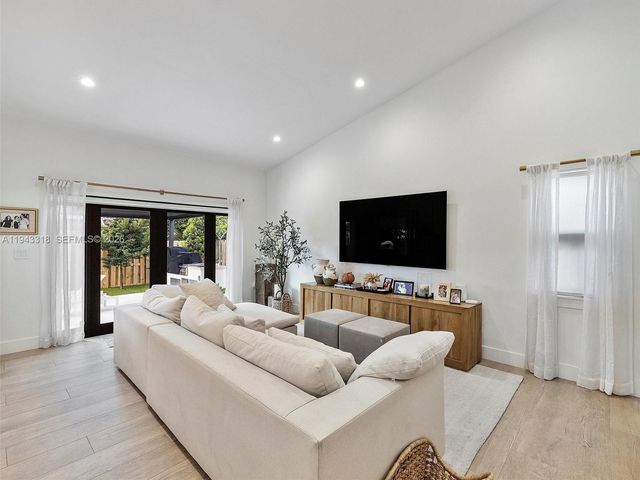 3776 SW 107th Ct, Miami, FL 33165