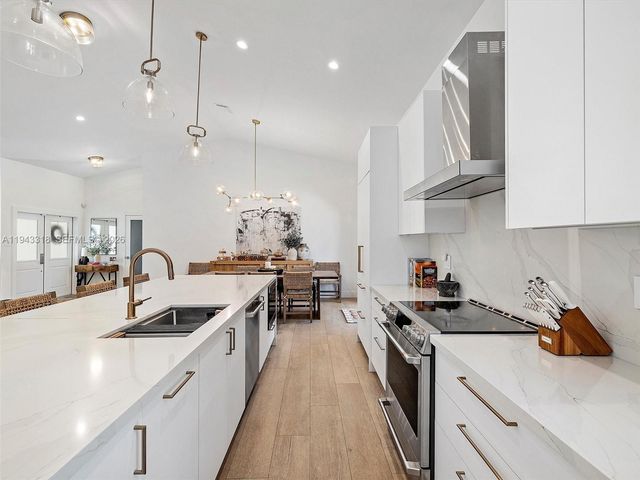 3776 SW 107th Ct, Miami, FL 33165