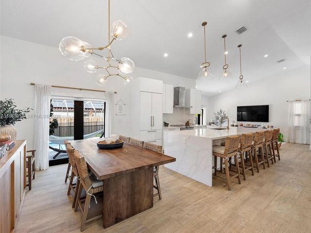 3776 SW 107th Ct, Miami, FL 33165