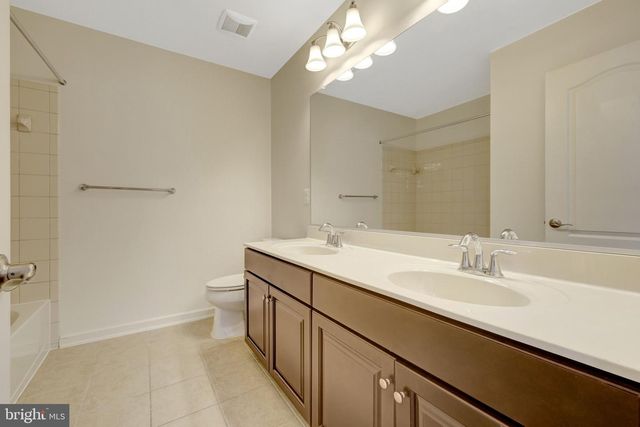 42258 CASTLE RIDGE SQ, Brambleton, VA 20148