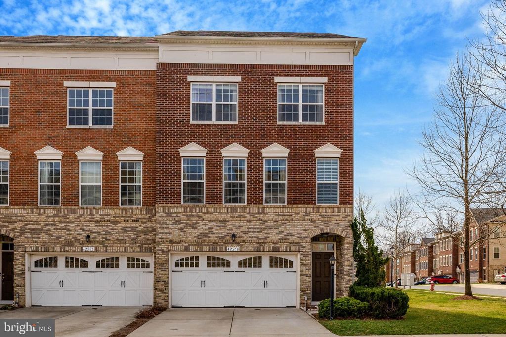 42258 CASTLE RIDGE SQ, Brambleton, VA 20148