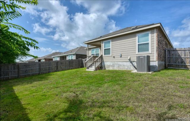 242 Holland Park, Schertz, TX 78108