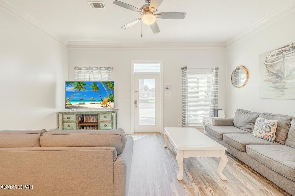 Image 10 of property listing at 5310 Thomas Drive, Panama City Beach, FL 32408