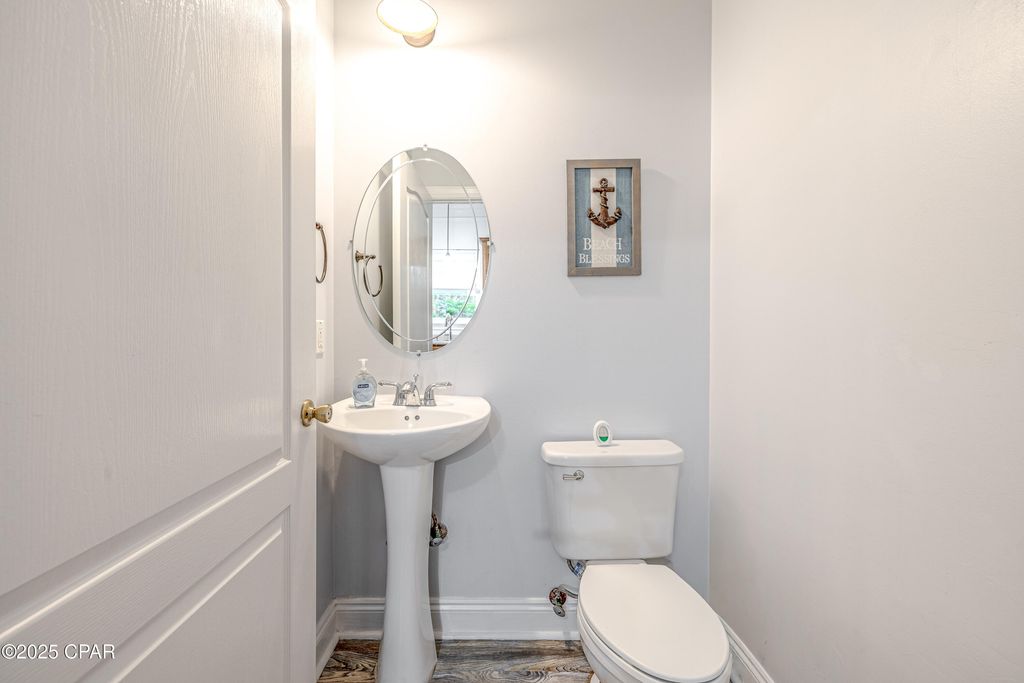 Image 19 of property listing at 5310 Thomas Drive, Panama City Beach, FL 32408