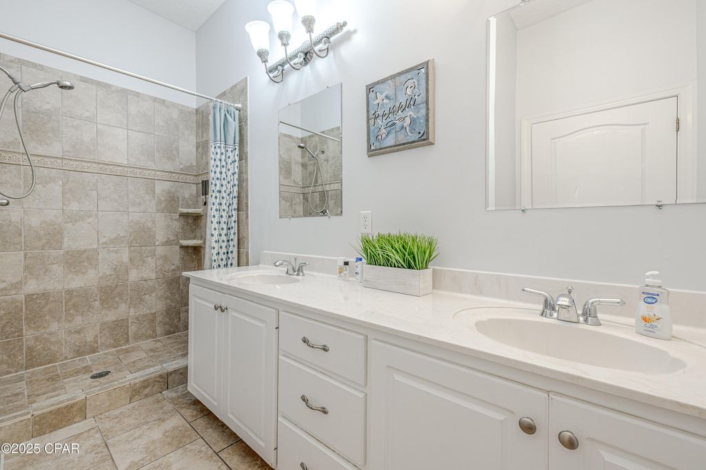 Image 23 of property listing at 5310 Thomas Drive, Panama City Beach, FL 32408