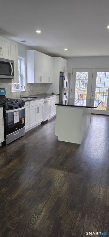 438 Park Street 2, Bridgeport, CT 06608