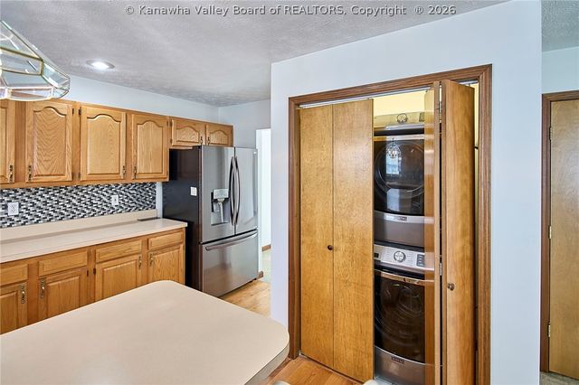 220 Crestview Drive, Charleston, WV 25302