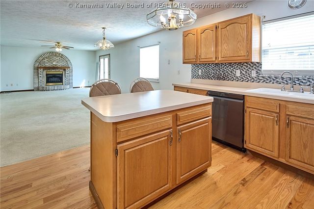 220 Crestview Drive, Charleston, WV 25302
