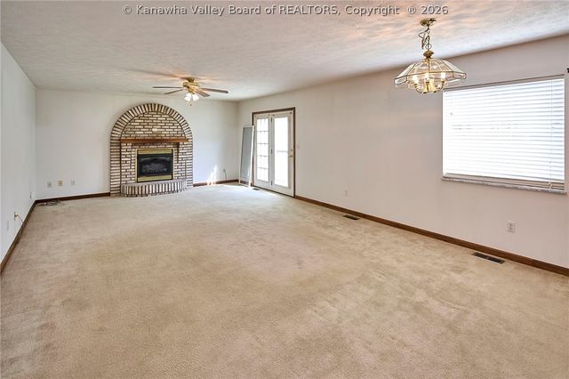 220 Crestview Drive, Charleston, WV 25302