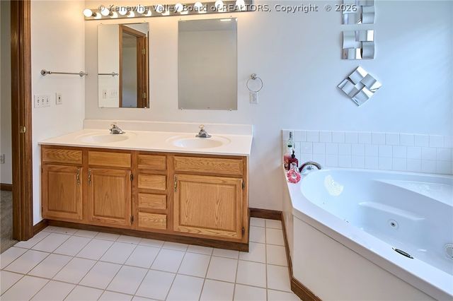 220 Crestview Drive, Charleston, WV 25302