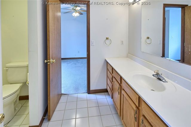 220 Crestview Drive, Charleston, WV 25302