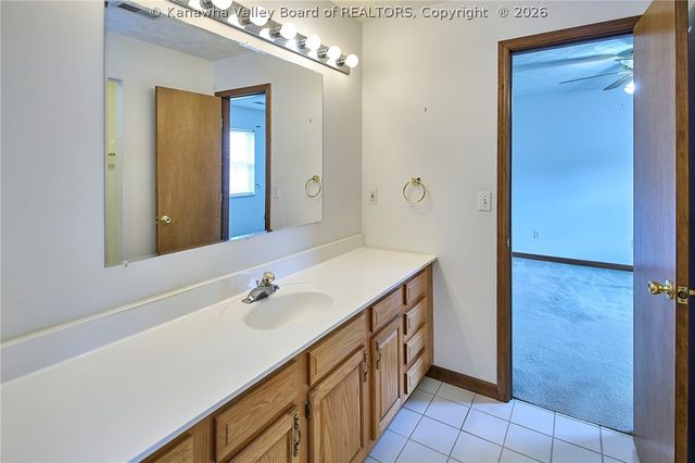 220 Crestview Drive, Charleston, WV 25302