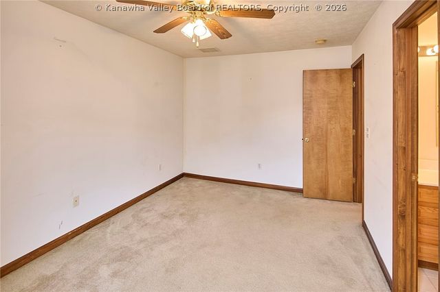 220 Crestview Drive, Charleston, WV 25302