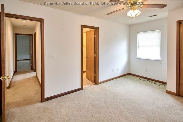 220 Crestview Drive, Charleston, WV 25302