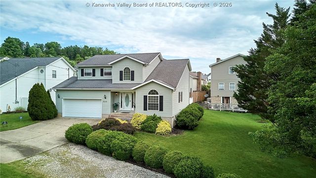 220 Crestview Drive, Charleston, WV 25302