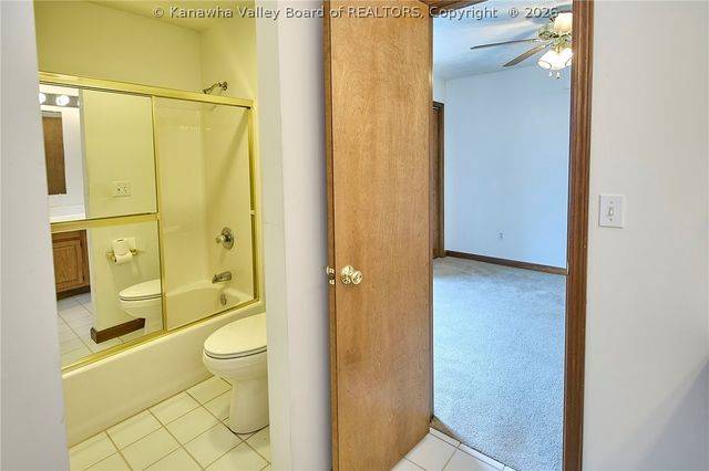 220 Crestview Drive, Charleston, WV 25302