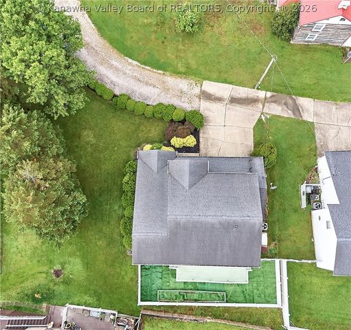 220 Crestview Drive, Charleston, WV 25302