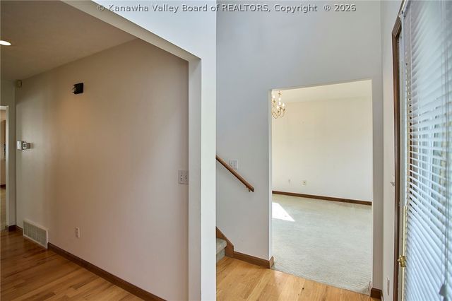 220 Crestview Drive, Charleston, WV 25302