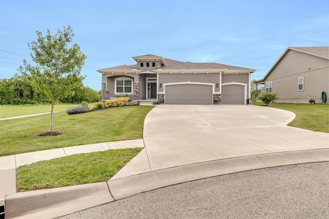 19006 Millview Street, Spring Hill, KS 66083