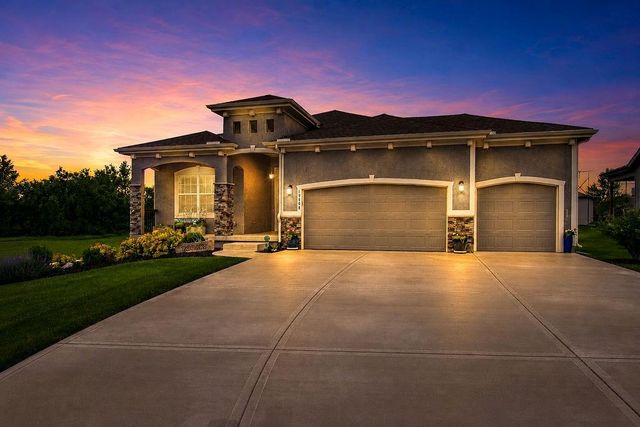 19006 Millview Street, Spring Hill, KS 66083