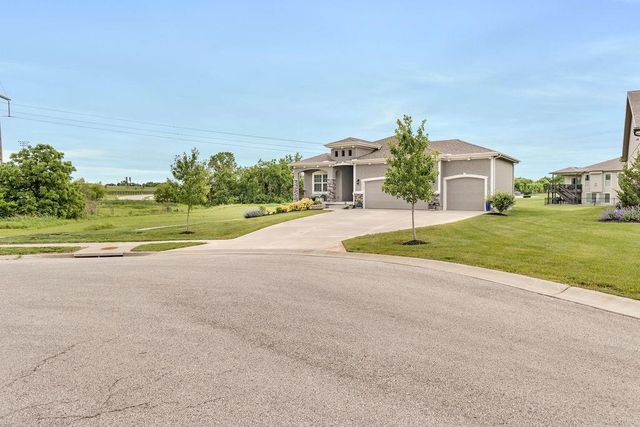 19006 Millview Street, Spring Hill, KS 66083