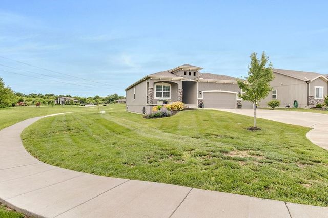 19006 Millview Street, Spring Hill, KS 66083