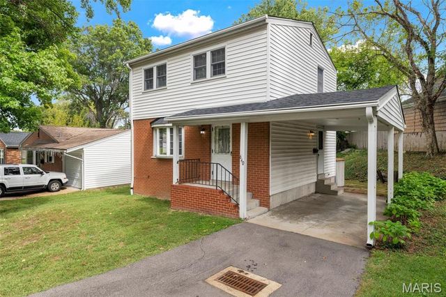 640 S Sappington Road, Kirkwood, MO 63122