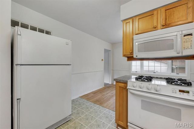 640 S Sappington Road, Kirkwood, MO 63122