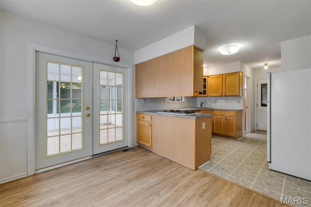 640 S Sappington Road, Kirkwood, MO 63122