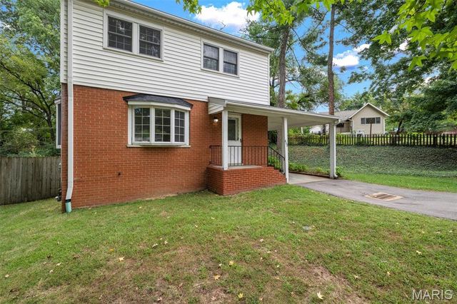 640 S Sappington Road, Kirkwood, MO 63122