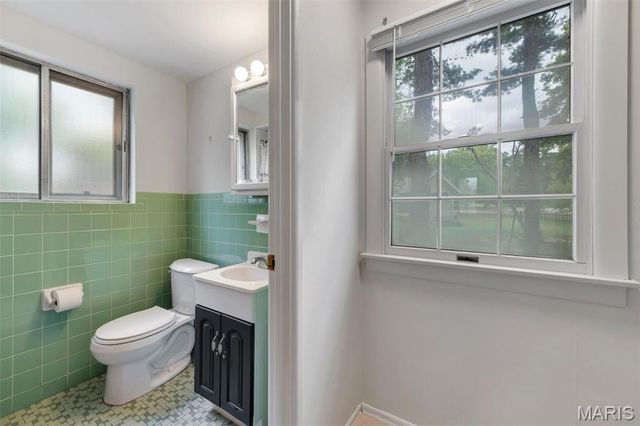 640 S Sappington Road, Kirkwood, MO 63122