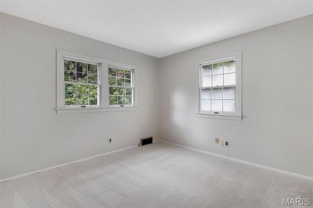 640 S Sappington Road, Kirkwood, MO 63122
