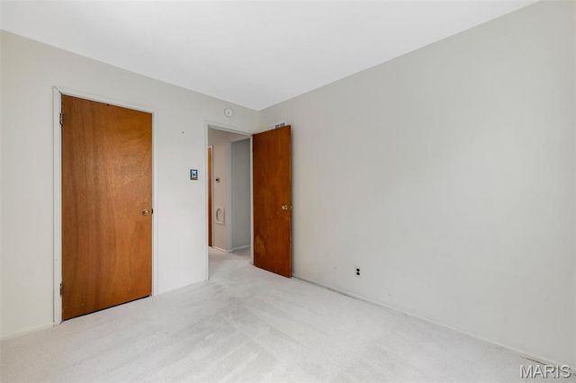 640 S Sappington Road, Kirkwood, MO 63122