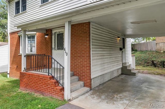 640 S Sappington Road, Kirkwood, MO 63122