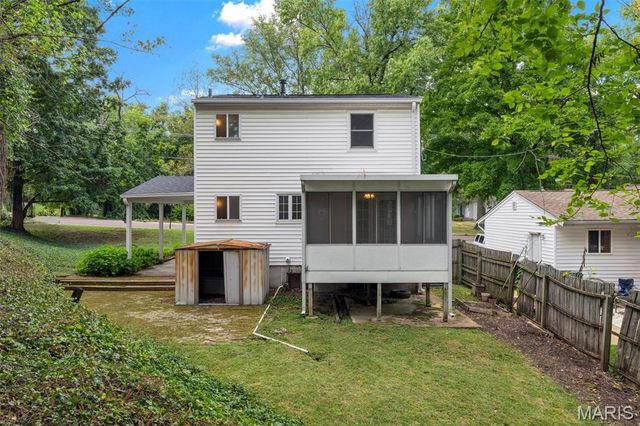640 S Sappington Road, Kirkwood, MO 63122