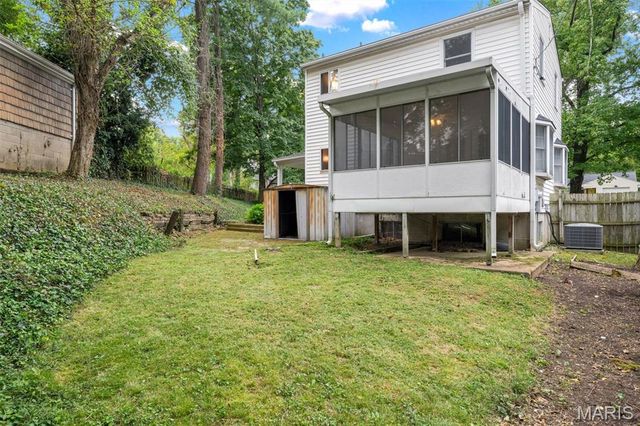 640 S Sappington Road, Kirkwood, MO 63122