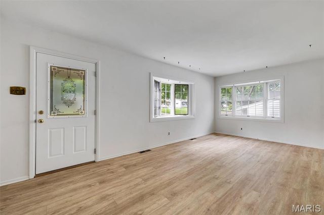 640 S Sappington Road, Kirkwood, MO 63122