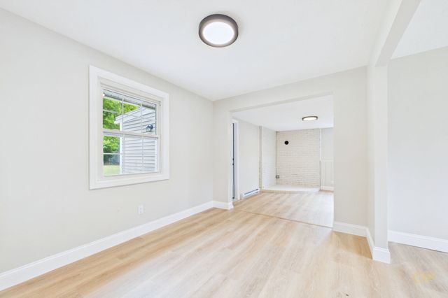 169 Powderhorn Dr., Taunton, MA 02780