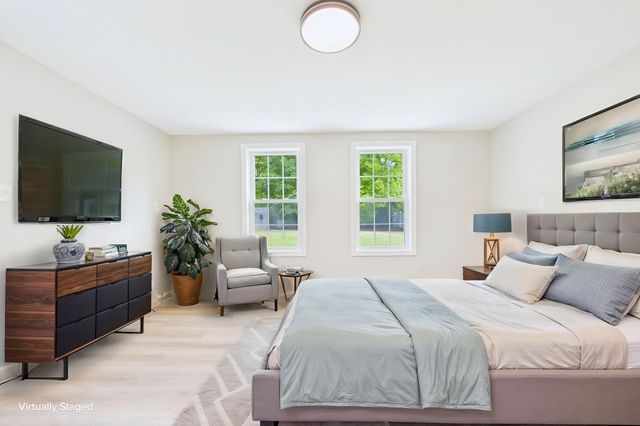 169 Powderhorn Dr., Taunton, MA 02780