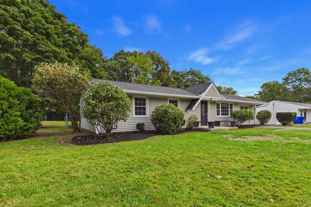 169 Powderhorn Dr., Taunton, MA 02780