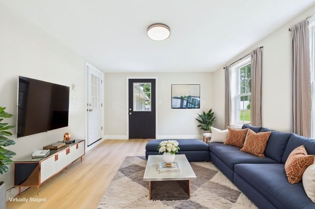 169 Powderhorn Dr., Taunton, MA 02780