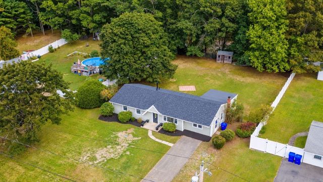 169 Powderhorn Dr., Taunton, MA 02780