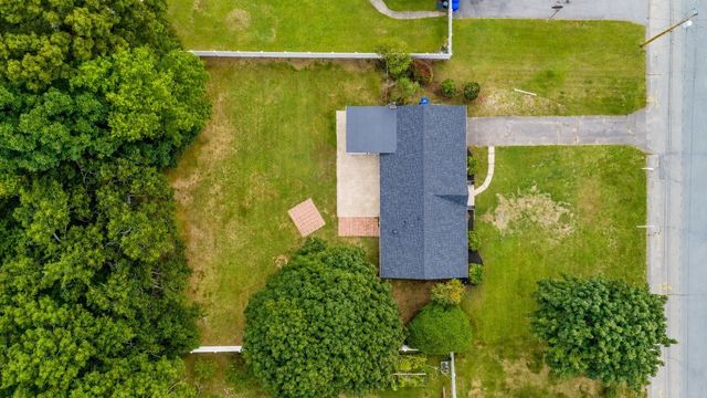 169 Powderhorn Dr., Taunton, MA 02780